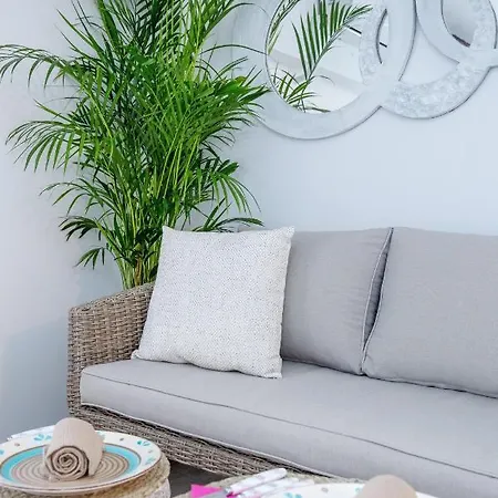 Perammos Loft شقة Néa Péramos